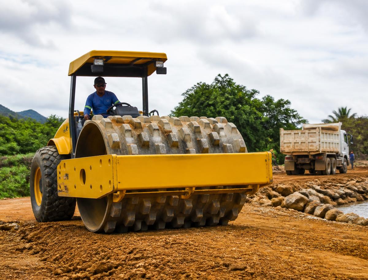 Serviço de compactação executado pela Gondinho Locações